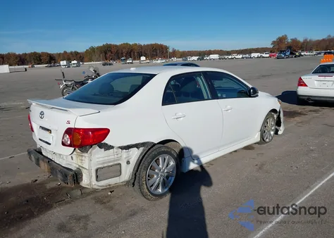 2010 Toyota Corolla S z USA, uszkodzony, nr VIN 2T1BU4EE1AC480680